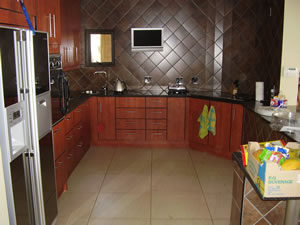 Kitchen in Cherry Royale